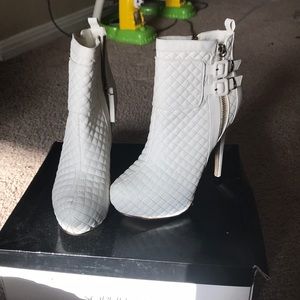 White quilted booties size 10